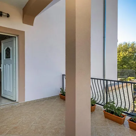 2 Bedroom In Novi Vinodolski
