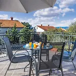 Lägenhet 2 Bedroom In Novi Vinodolski